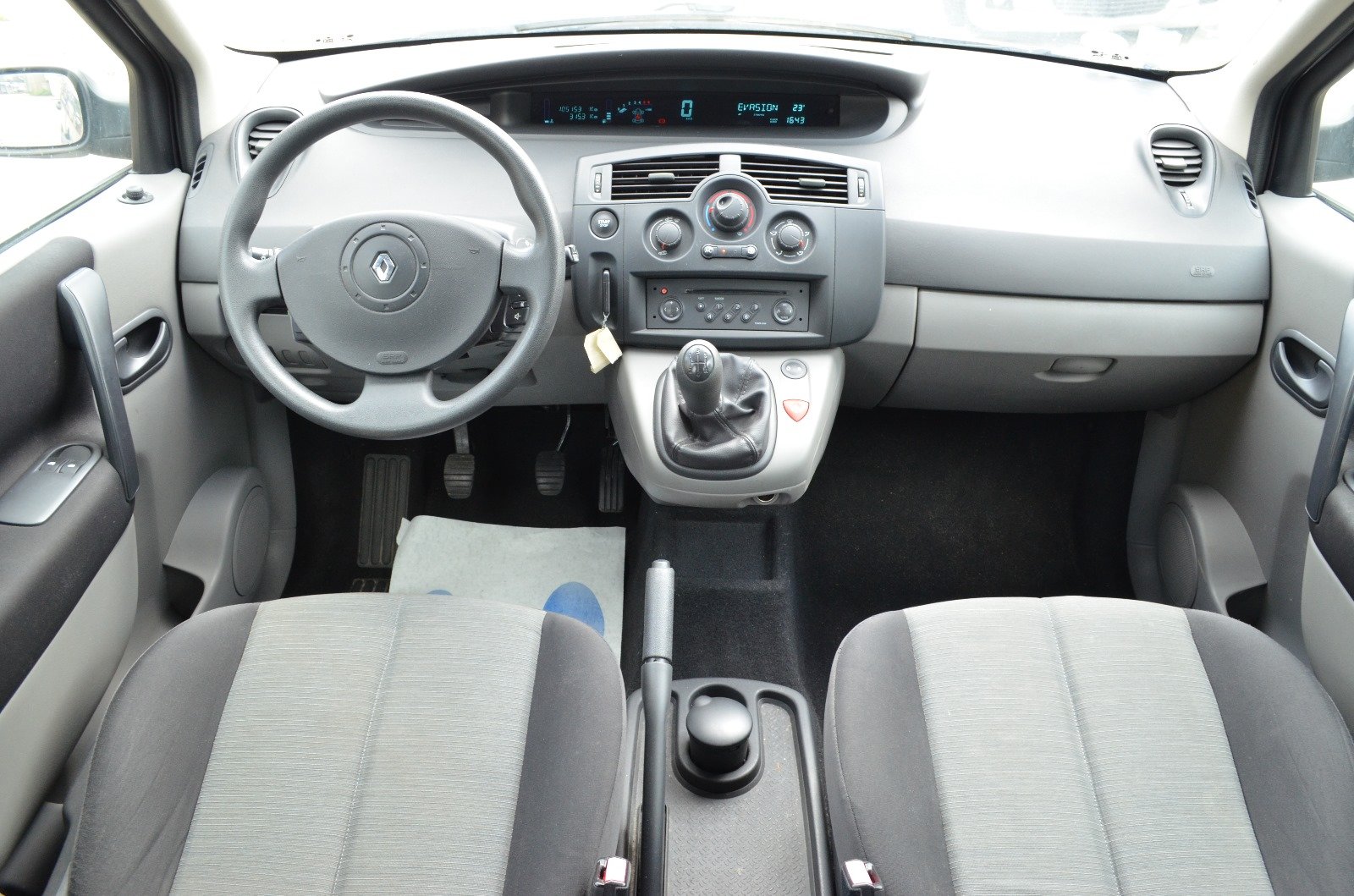 Renault Scenic II 2005 1.5 dCi 80ch Pack Authentique - Automatix Motors - Voiture Occasion - Achat Voiture - Vente Voiture - Reprise Voiture