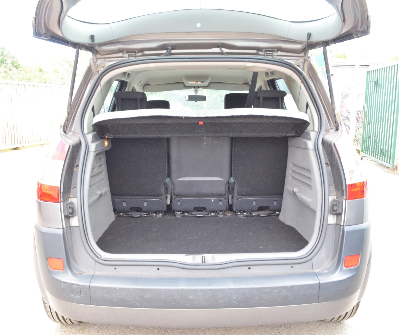 Renault Scenic II 2005 1.5 dCi 80ch Pack Authentique - Automatix Motors - Voiture Occasion - Achat Voiture - Vente Voiture - Reprise Voiture