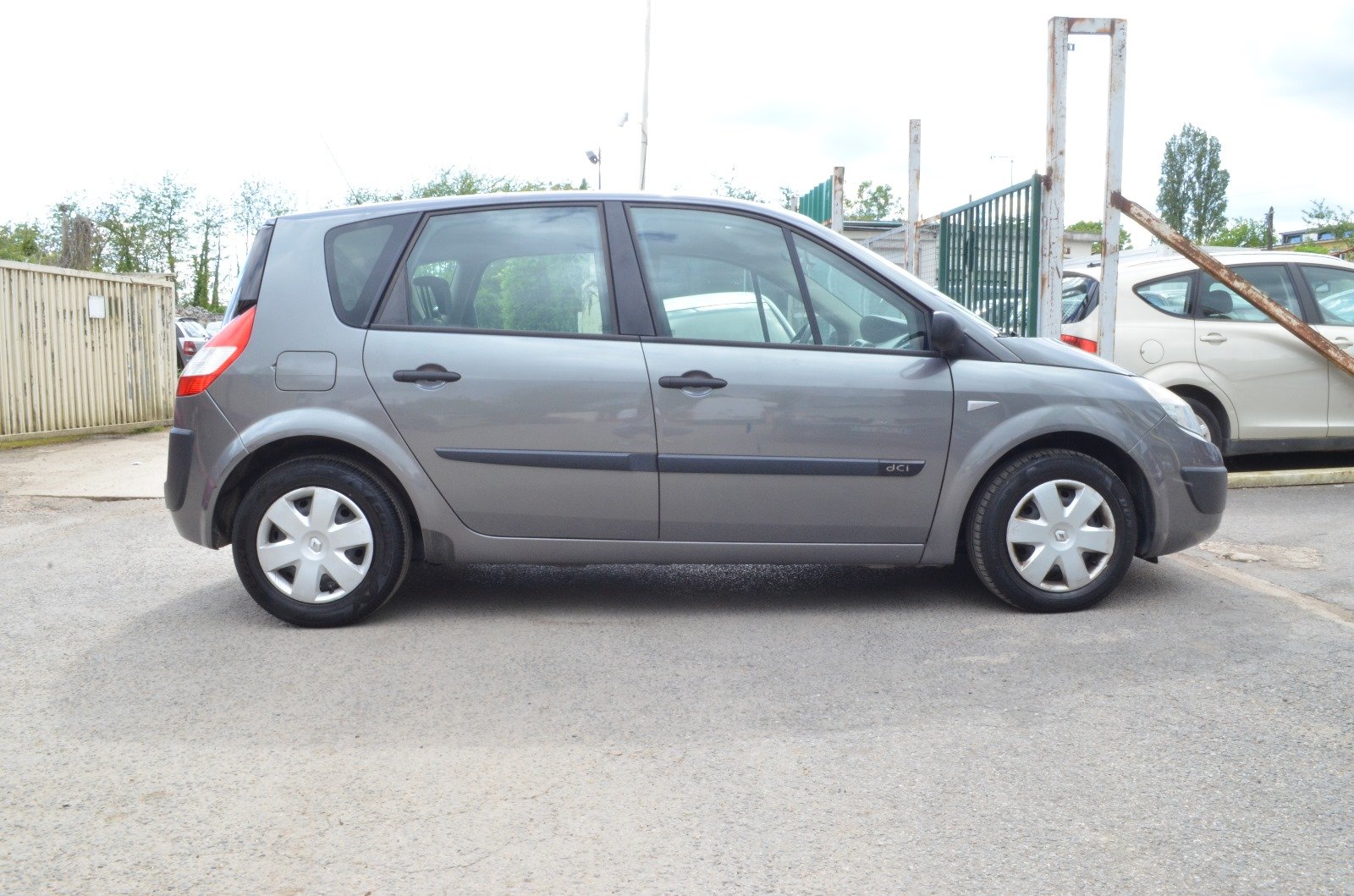 Renault Scenic II 2005 1.5 dCi 80ch Pack Authentique - Automatix Motors - Voiture Occasion - Achat Voiture - Vente Voiture - Reprise Voiture