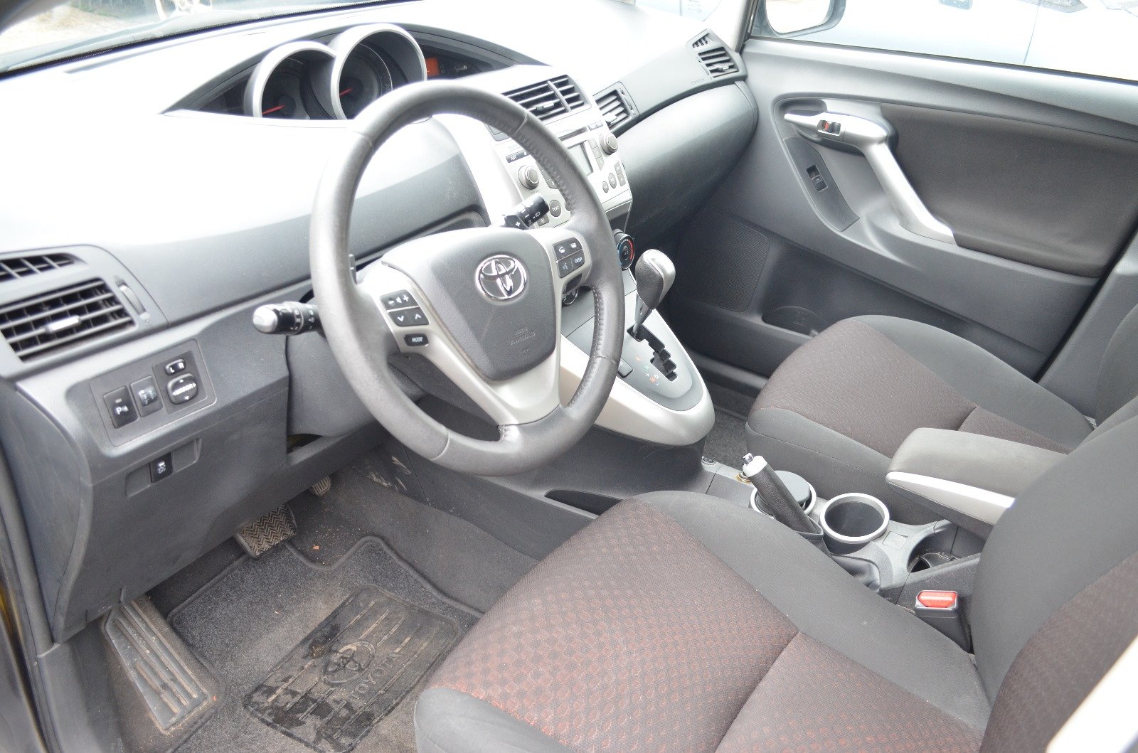 Toyota Verso 2011 150 D-CAT FAP Dynamic BVA 5 PLACES - Automatix Motors - Voiture Occasion - Achat Voiture - Vente Voiture - Reprise Voiture