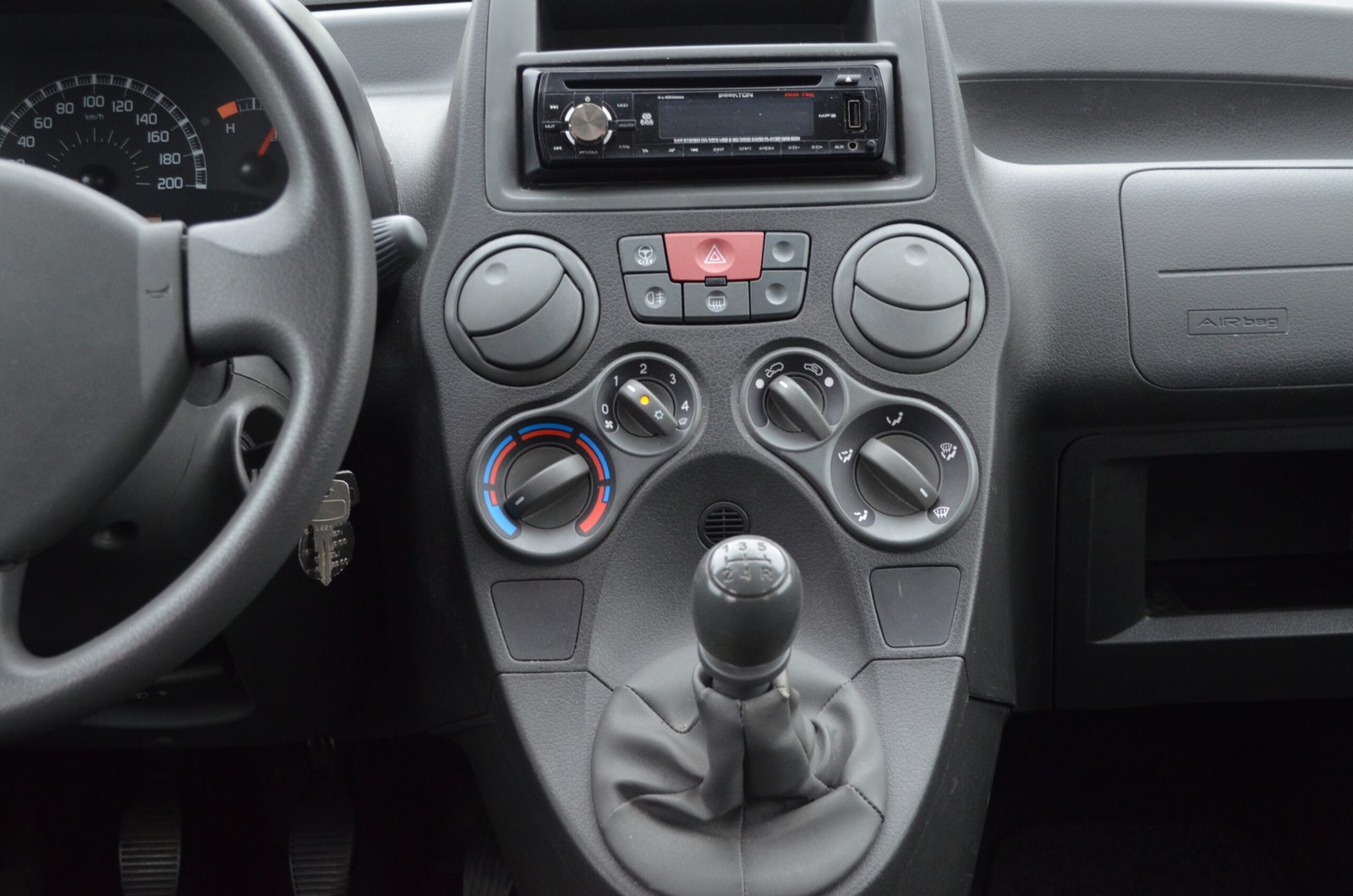 Fiat Panda II 1.1 8v 54ch Dynamic - Automatix Motors - Voiture Occasion - Achat Voiture - Vente Voiture - Reprise Voiture