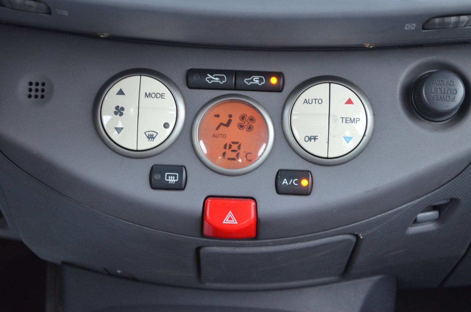 Nissan Micra III 2003 1.5 dCi 65ch Ultimate Pack - Automatix Motors - Voiture Occasion - Achat Voiture - Vente Voiture - Reprise Voiture